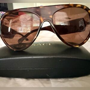 Brown Tortoise Sunglasses with Gold Accents